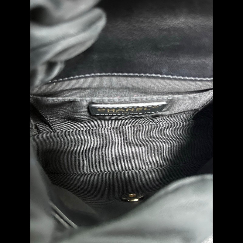 Chanel 黑金cf mini
珍珠鏈條包-14