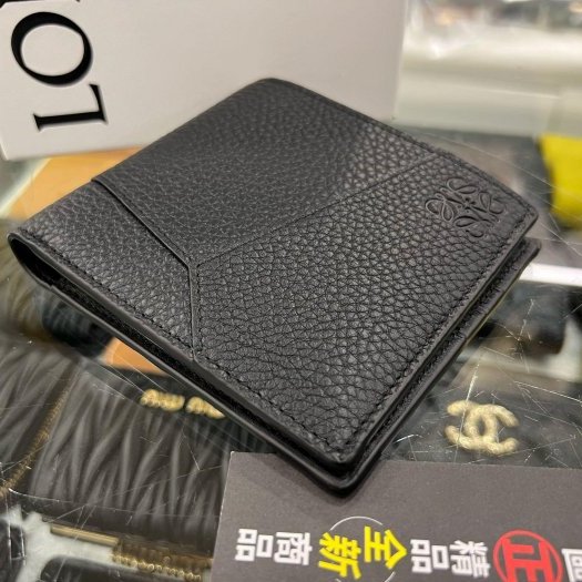 東區正精品㊣LOEWE PUZZLE C510302X20 全新黑色牛皮荔枝紋拼接8卡短夾 RZ6254-5