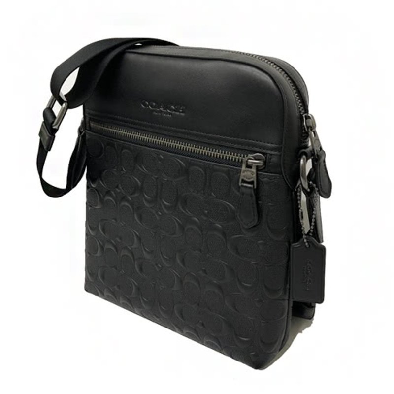 【全新】COACH 浮雕C LOGO前拉鍊男款斜背包(浮雕黑)-1