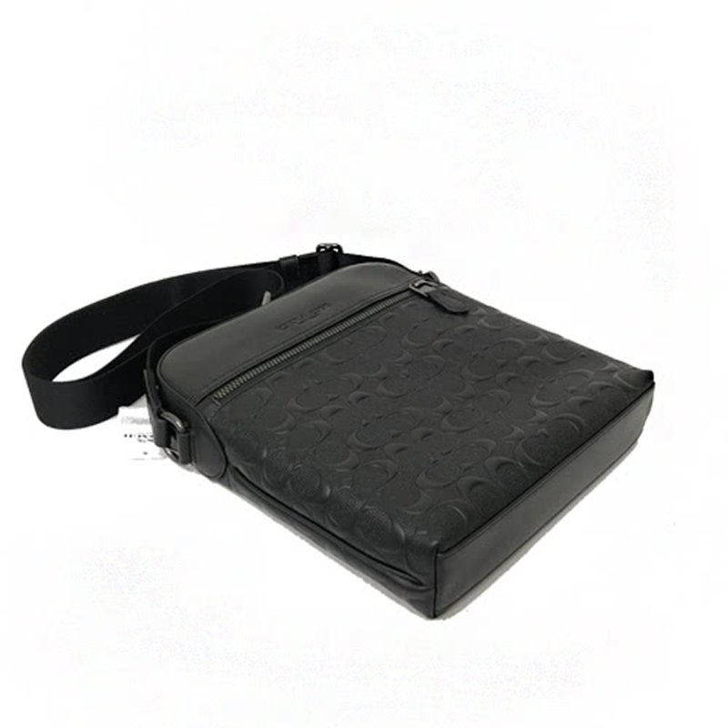 【全新】COACH 浮雕C LOGO前拉鍊男款斜背包(浮雕黑)-3