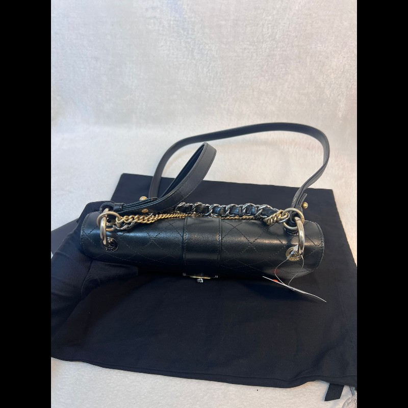 Chanel 2 Way Flapbag-8