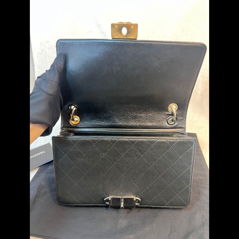 Chanel 2 Way Flapbag-10