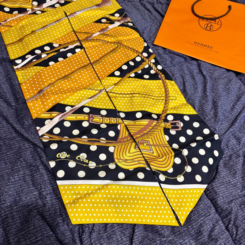 Hermès 波爾卡圓點 Maxi Twilly 巨型twilly Clic Clac à Pois en Soie Silk絲巾-12