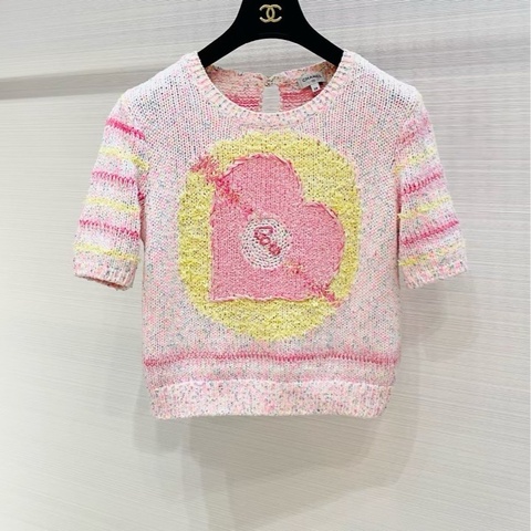 ⭐️ Chanel Top 上衣