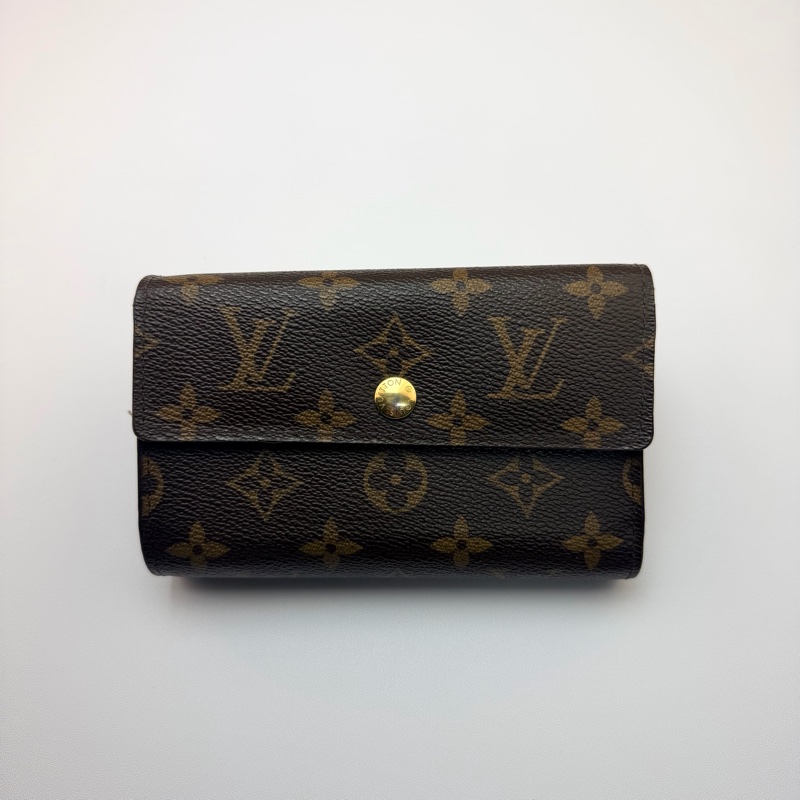 *TP Store* Lv m60047 三折中夾-0