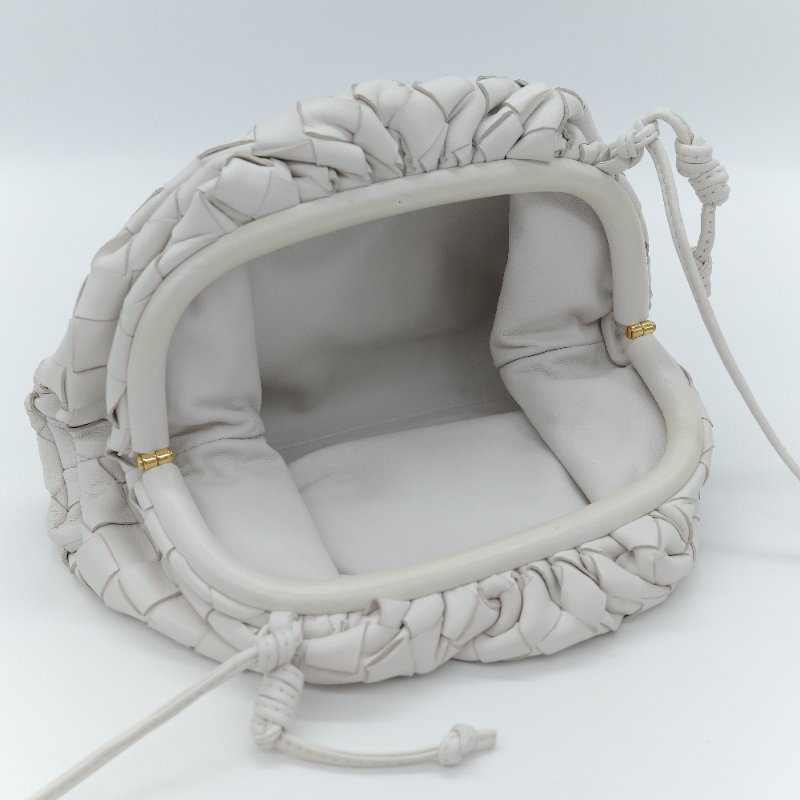 Bottega Veneta 寶緹嘉 Mini Pouch 白色 編織小牛皮 肩背包-10