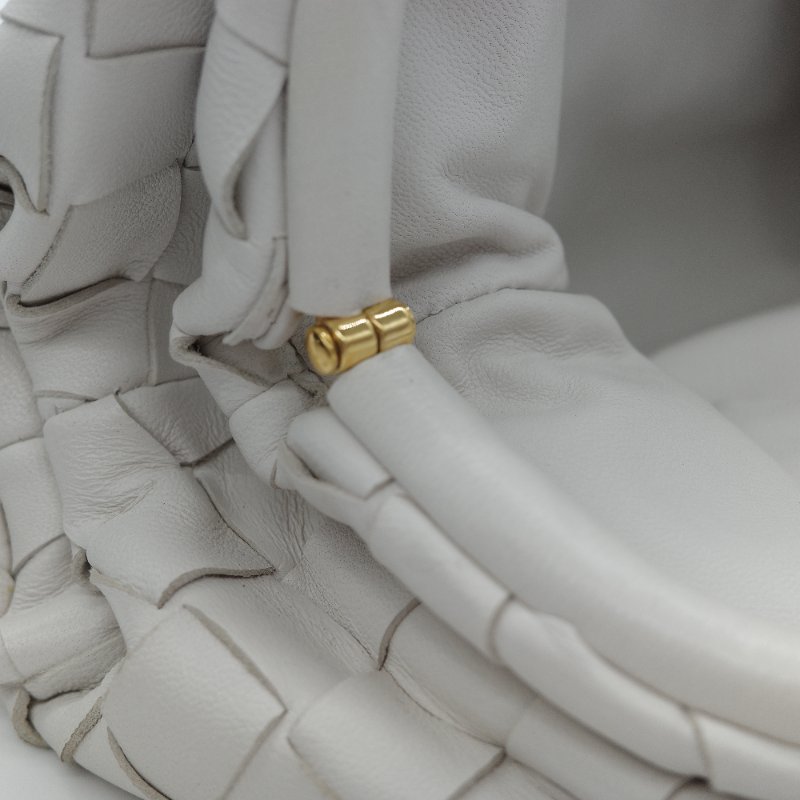 Bottega Veneta 寶緹嘉 Mini Pouch 白色 編織小牛皮 肩背包-12