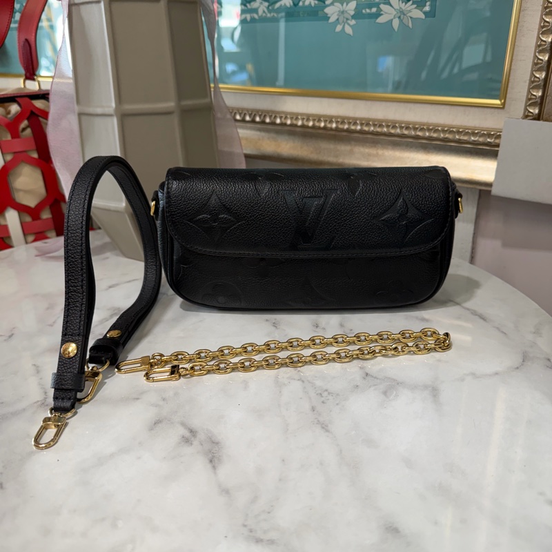 LV 黑牛皮壓紋WalletOnChain Ivy 金釦下蓋肩斜背包M82154-0