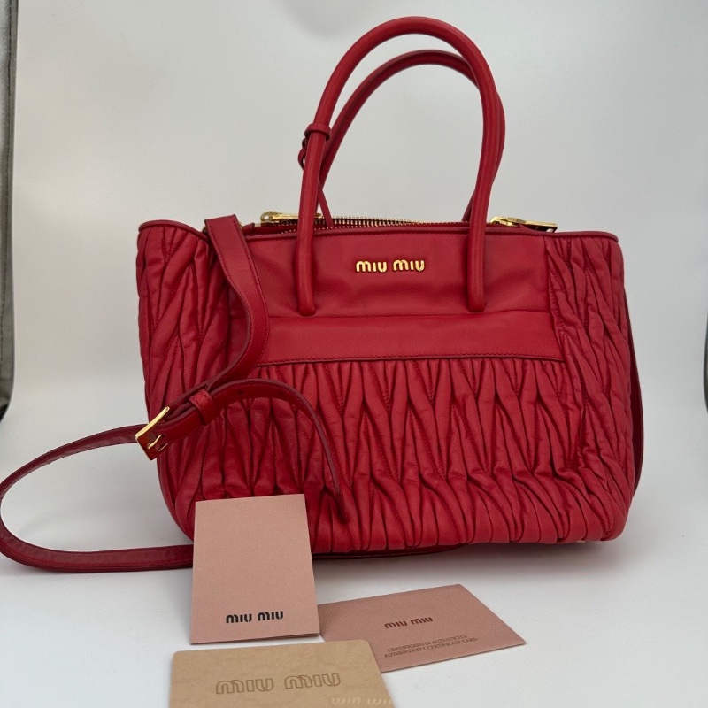 MIUMIU經典紅金手提托特包24*22*18 98新配件保卡塵袋-1
