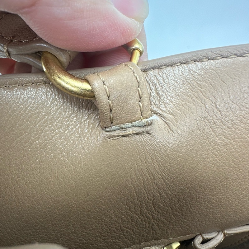 CHANEL 22b 奶茶色小牛皮 Tote bag 晶片款-9