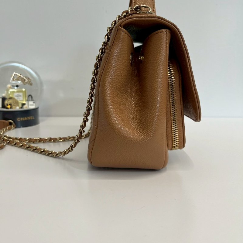 Chanel affinity 郵差包 奶茶色 金釦 荔枝牛-3