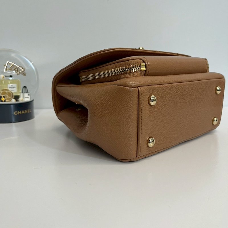 Chanel affinity 郵差包 奶茶色 金釦 荔枝牛-5