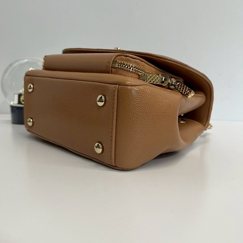 Chanel affinity 郵差包 奶茶色 金釦 荔枝牛-6