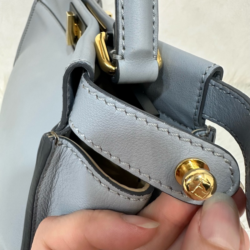 fendi 8BN290 天空藍牛皮雙層斜背包 peekaboo-31