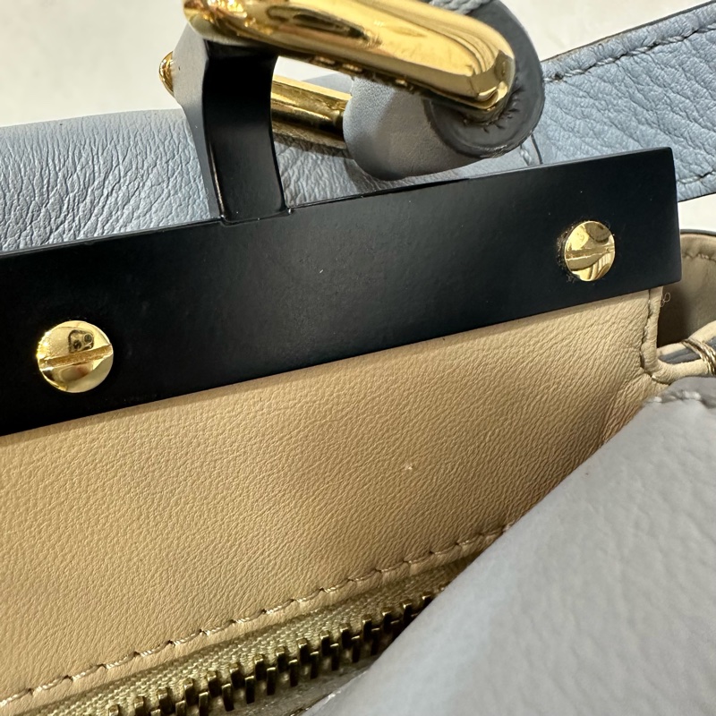 fendi 8BN290 天空藍牛皮雙層斜背包 peekaboo-37
