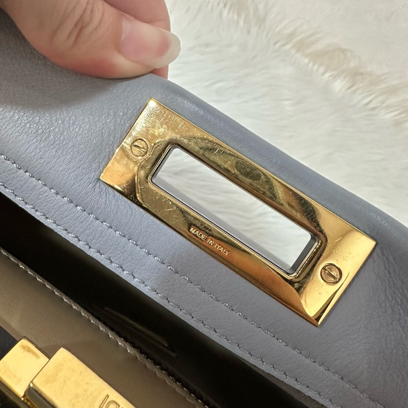 fendi 8BN290 天空藍牛皮雙層斜背包 peekaboo-38