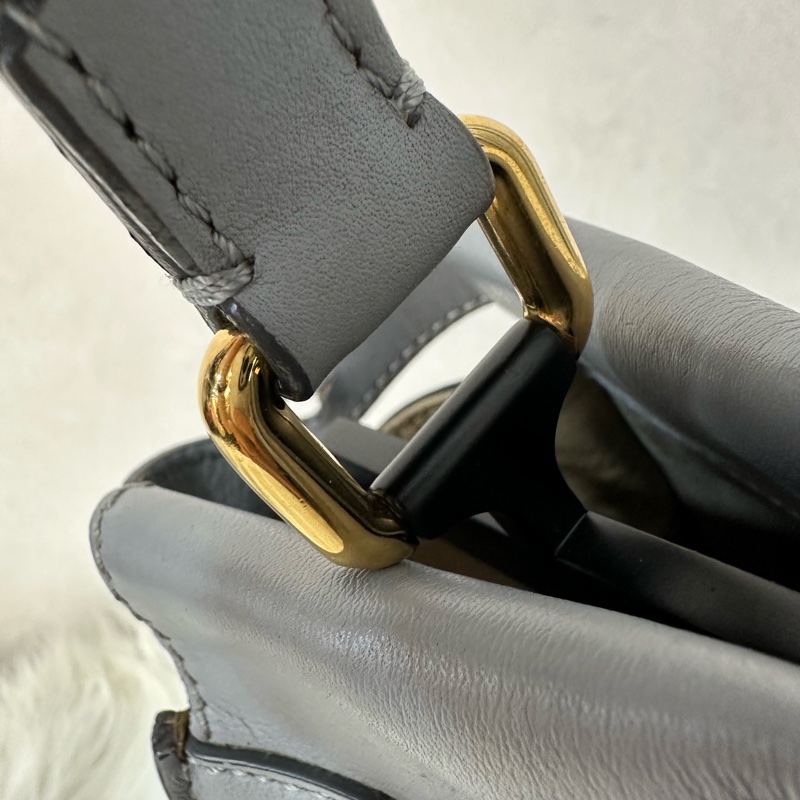 fendi 8BN290 天空藍牛皮雙層斜背包 peekaboo-40