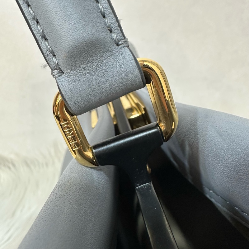 fendi 8BN290 天空藍牛皮雙層斜背包 peekaboo-42