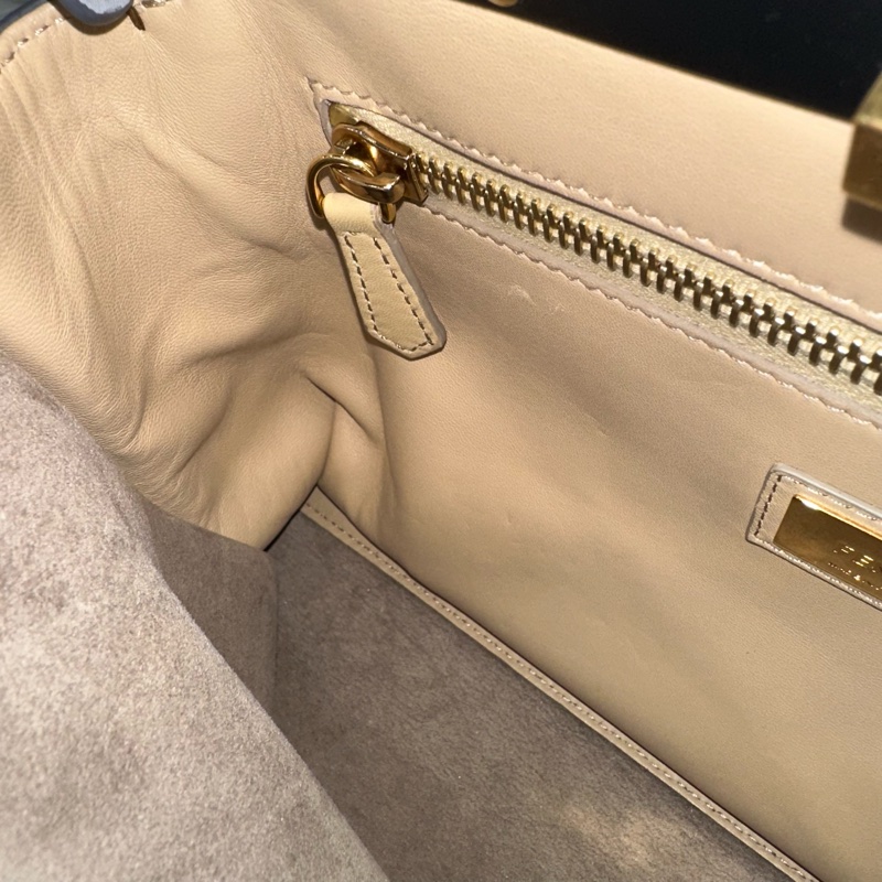 fendi 8BN290 天空藍牛皮雙層斜背包 peekaboo-52