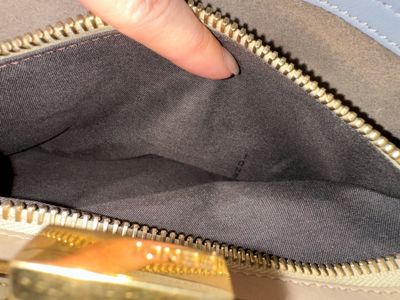 fendi 8BN290 天空藍牛皮雙層斜背包 peekaboo-78