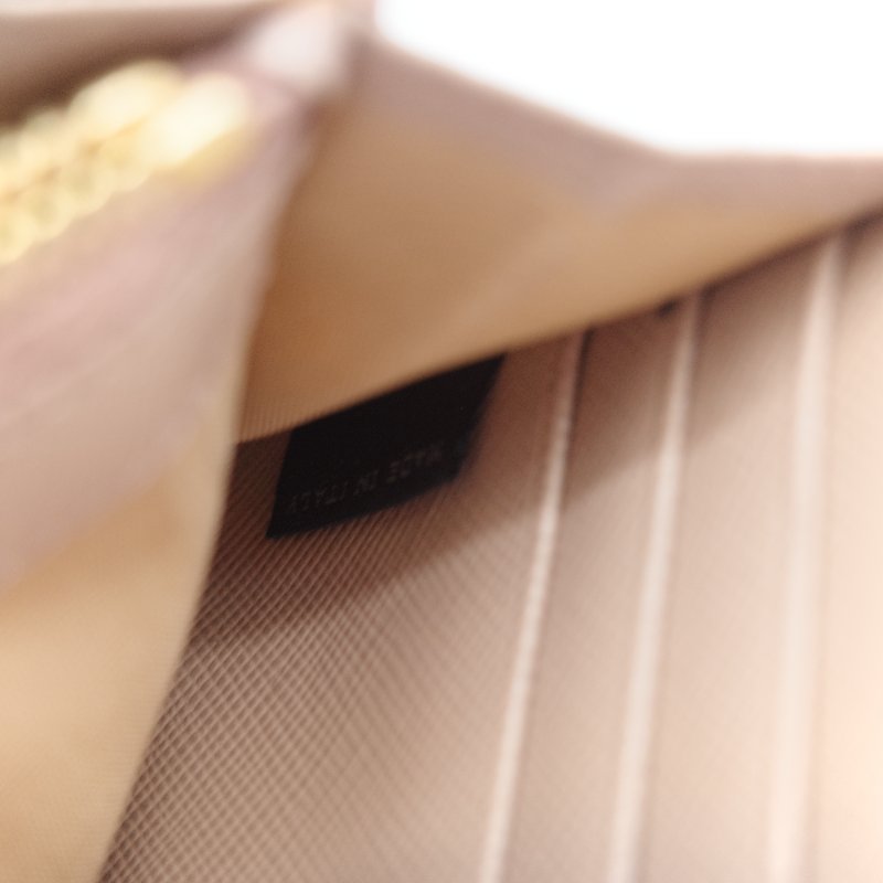 Prada 普拉達Saffiano 米色防刮牛皮蝴蝶結長夾-19