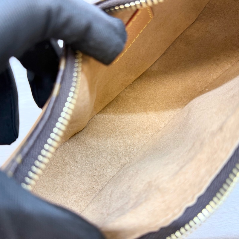 LV原花金釦LOOP彎月腋下包 M81098-16