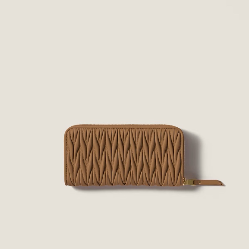 Miu Miu 女士 拉鍊錢包均碼碼19.5cm*9.5cm-1