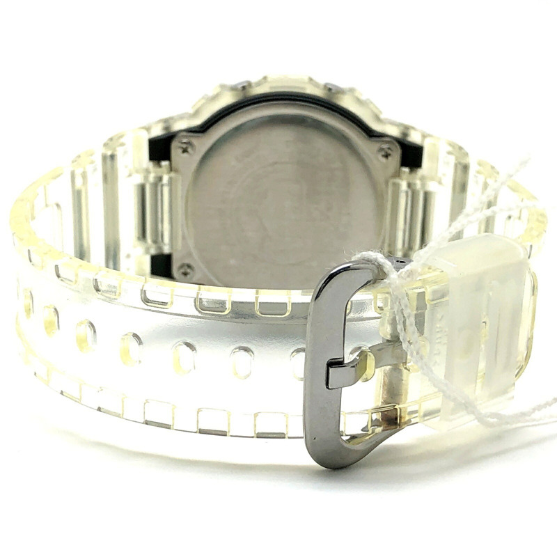 卡西歐 G-SHOCK DW-5600SRS-7 炫彩系列鏤空腕錶，彩虹金屬光澤，方形設計，速度型。 2022年6月發售。可在三國丘店購買。-5