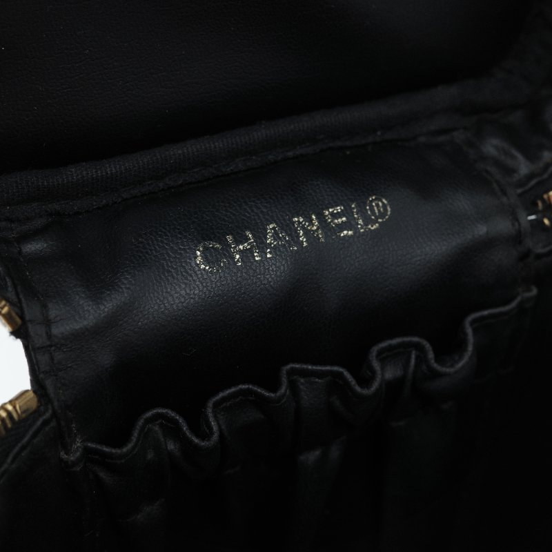 Chanel 香奈兒 經典 CC Logo 黑色荔枝紋 小牛皮化妝包-10