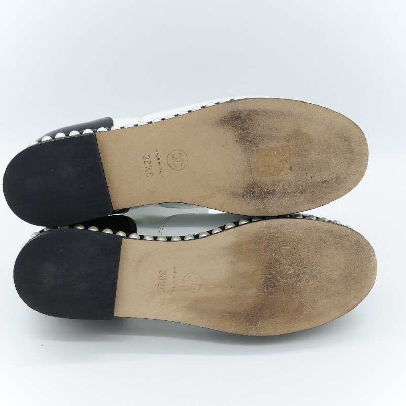 Chanel 香奈兒 黑白雙色 亮面漆皮 珍珠裝飾牛津鞋-11