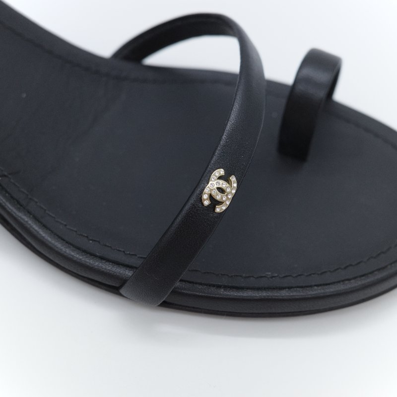 Chanel 香奈兒 經典珍珠裝飾 羊皮 低跟涼鞋-8