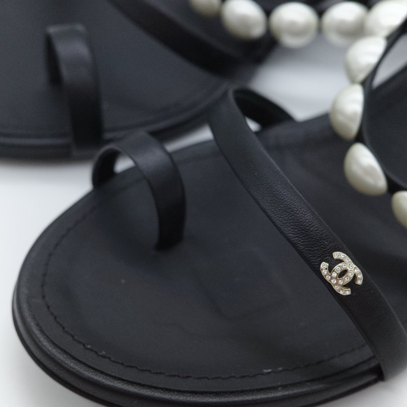 Chanel 香奈兒 經典珍珠裝飾 羊皮 低跟涼鞋-10