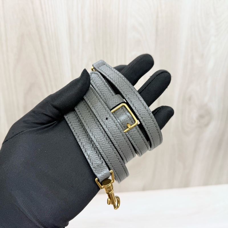 Celine大象灰牛皮金扣Pico Belt鯰魚包-22