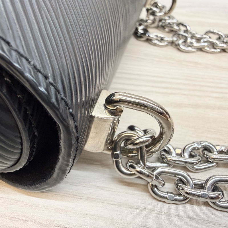 LV包包黑銀EPI轉釦TwistPM肩斜背包M50332-17