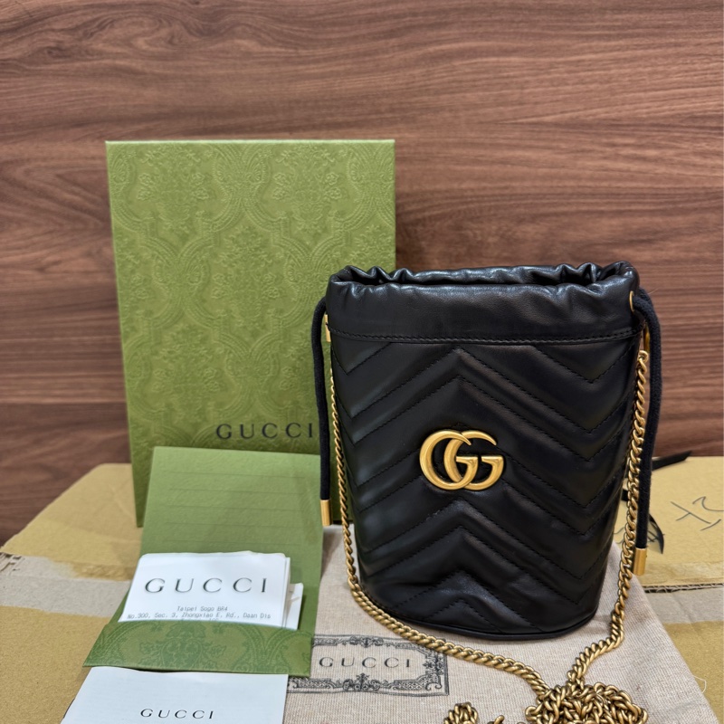 GUCCI 古馳 GG Marmont 山形縫線鍊帶水桶包(黑色)-0