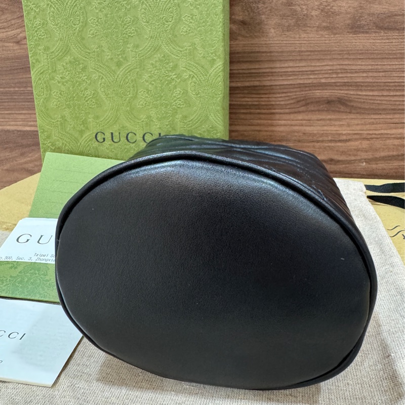 GUCCI 古馳 GG Marmont 山形縫線鍊帶水桶包(黑色)-5