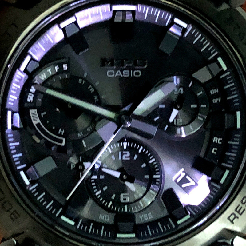 卡西歐 G-SHOCK MTG-B3000B-1A MT-G 電波太陽能手錶，支援藍牙、手機連接、三重防震（防震、防離心、防震動）、雙核防護結構、LED 照明、黑灰色指針，2022 年 5 月發售，Miigakunoka 商店有售。-8