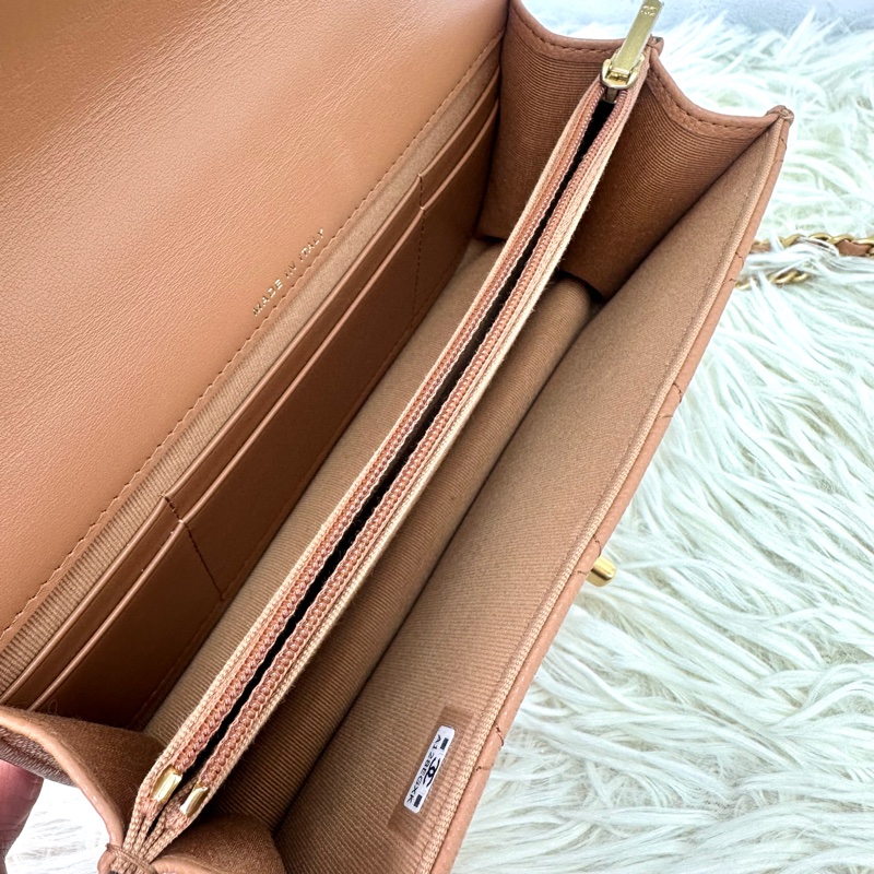 CHANEL 25b Handle 奶茶色 WOC 晶片款-6