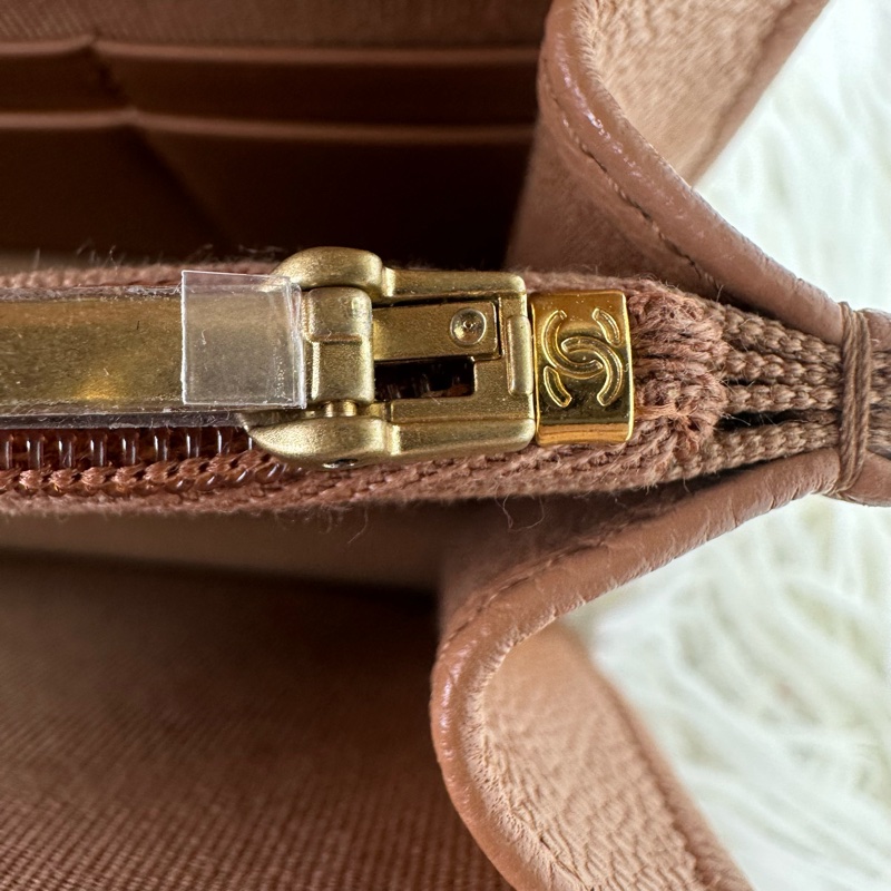 CHANEL 25b Handle 奶茶色 WOC 晶片款-14