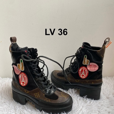 LV 老花徽章短靴