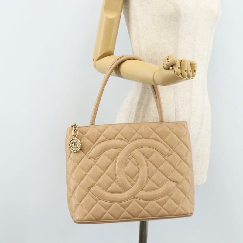 【日本直送】香奈兒 (CHANEL) Matelasse Reprint 托特包，魚子醬紋理，米色，金色 CC 標誌，正品編號 166898SAV-22