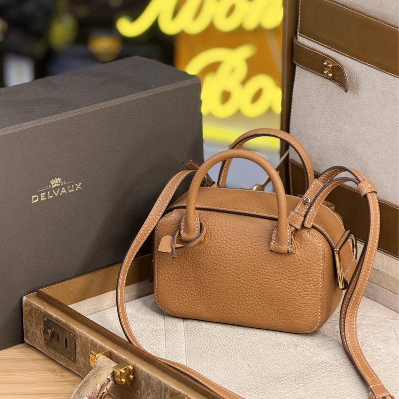 上架中🔑Delvaux 咖啡COOL BOX NANO-0