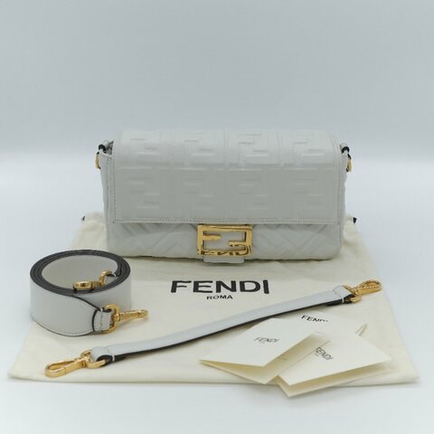 Fendi 芬迪 FF logo Baguette 白色 nappa牛皮 3D 浮雕 肩背包 法棍包