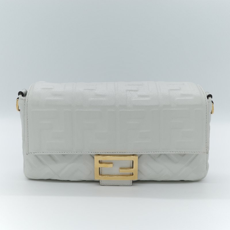 Fendi 芬迪 FF logo Baguette 白色 nappa牛皮 3D 浮雕 肩背包 法棍包-1