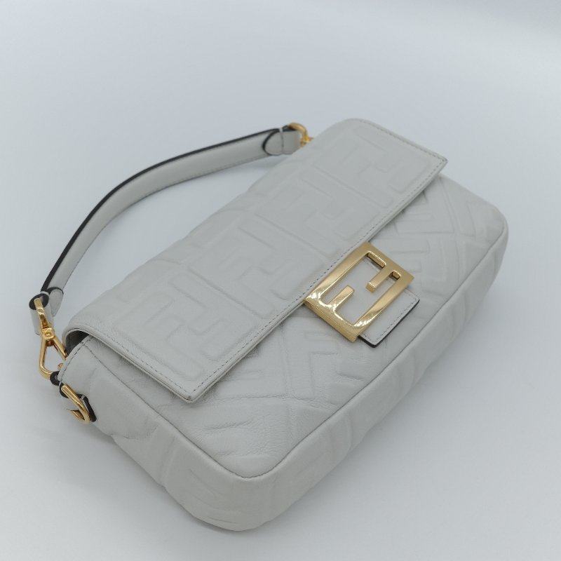 Fendi 芬迪 FF logo Baguette 白色 nappa牛皮 3D 浮雕 肩背包 法棍包-6