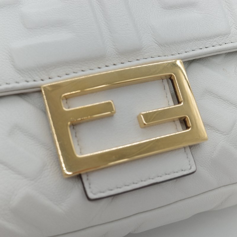 Fendi 芬迪 FF logo Baguette 白色 nappa牛皮 3D 浮雕 肩背包 法棍包-12