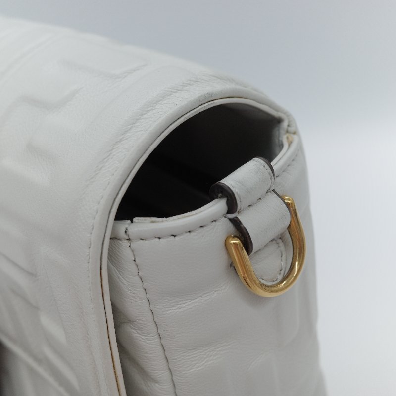 Fendi 芬迪 FF logo Baguette 白色 nappa牛皮 3D 浮雕 肩背包 法棍包-13