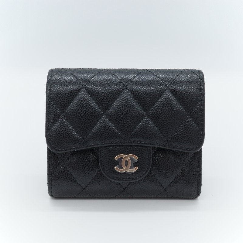 Chanel 香奈兒 經典翻蓋 黑色荔枝紋小牛皮 金扣短夾皮夾-1