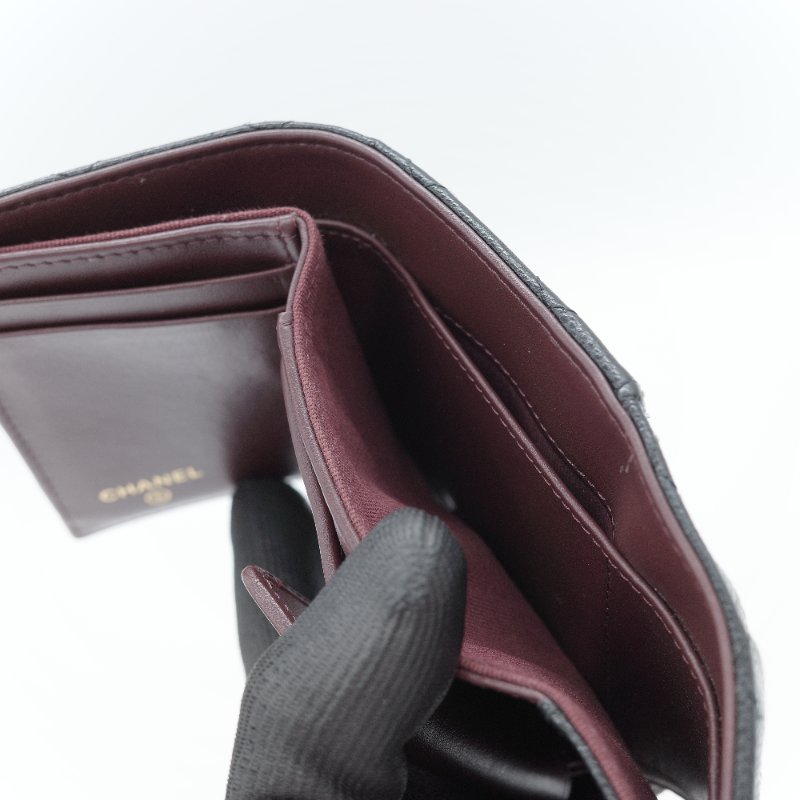 Chanel 香奈兒 經典翻蓋 黑色荔枝紋小牛皮 金扣短夾皮夾-11