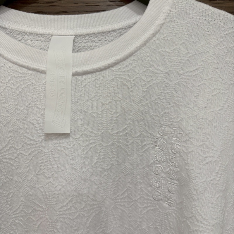 克羅心浮雕梵文刺繡短版衛衣-3